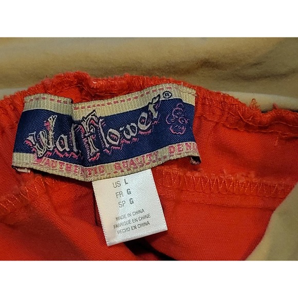 NWT Maternity Cut Off Shorts by WallFlower. Size Large. Coral. Belt included! - Picture 7 of 8